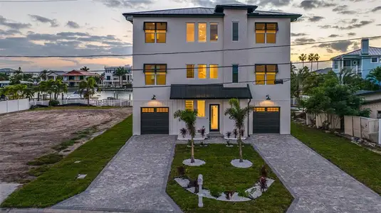 New construction Single-Family house 11460 7Th St E, Treasure Island, FL 33706 - image