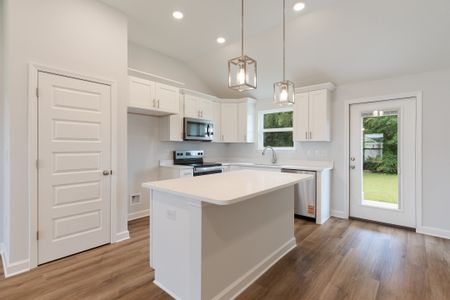 New construction Single-Family house 6107 Mildred'S Wy, Crestview, FL 32539 plan Adeline - image 4