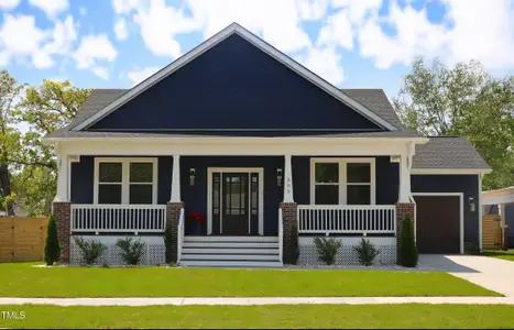 New construction Single-Family house 305 W Waddell St, Selma, NC 27576 null- photo 0