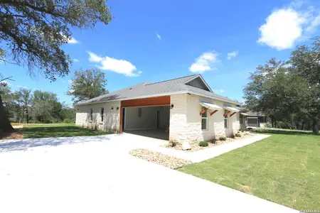 New construction Single-Family house 142 Timber Pl, La Vernia, TX 78121 - image