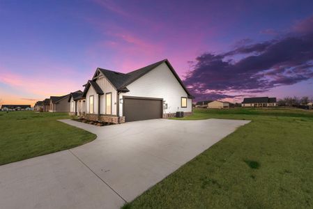 New construction Single-Family house 2607 Witness Tree Rd, Oak Ridge, TX 75161 Bryson- photo 8 8