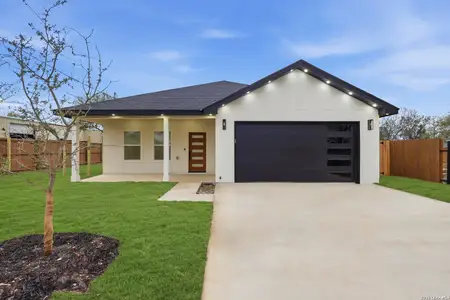 New construction Single-Family house 1635 E Chavaneaux, San Antonio, TX 78214 - image