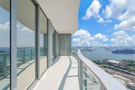 New construction Condo house 1400 Biscayne Blvd, Unit 3402, Miami, FL 33132 - image