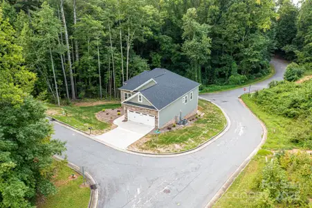 New construction Single-Family house 402 Scarlett Oak Ct Ne, Lenoir, NC 28645 - image