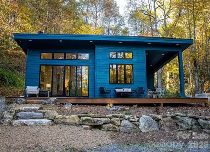 New construction Single-Family house 808 Mountain Cove Rd, Hendersonville, NC 28792 - image