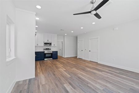 New construction Condo/Apt house 909 Vargas Rd, Unit A, Austin, TX 78741 - photo 2 2