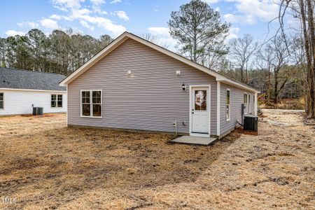 New construction Single-Family house 307 E Pope Ave, Kenly, NC 27542 null- photo 21 21