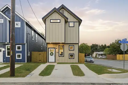 New construction Single-Family house 1801 W Southcross Blvd, San Antonio, TX 78211 - image