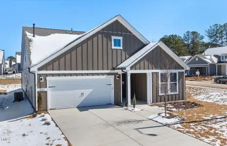 New construction Single-Family house 1833 Hydrangea Way, Fuquay Varina, NC 27526 Prestige- photo 1 1