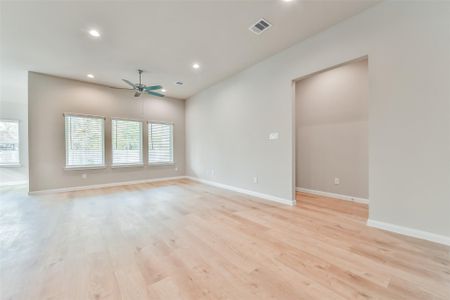 New construction Single-Family house 3915 Sugardale St, Baytown, TX 77521 - image 13