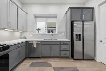 New construction Townhouse house 6338 Paddington Bend Dr, Houston, TX 77008 - image