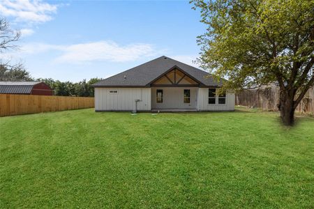 New construction Single-Family house 318 Elmwood St, Azle, TX 76020 null- photo 17 17