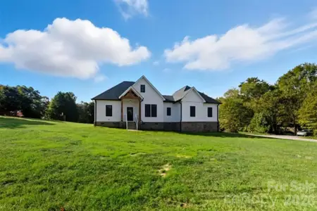 New construction Single-Family house 1213 Creekside Dr, Conover, NC 28613 - image