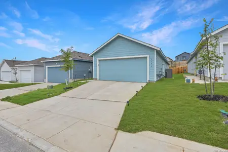 New construction Single-Family house 3746 Glade Crk, San Antonio, TX 78245 plan Whiles - image