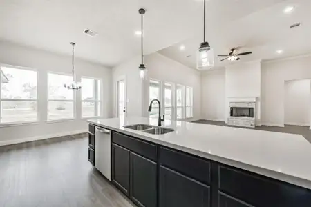 New construction Single-Family house 5611 Camp Creek Rd, Baytown, TX 77523 - image 5