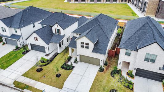 New construction Single-Family house 7227 Blue Gentiana Ln, Katy, TX 77493 - image