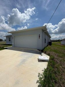 New construction Single-Family house 3629 E Gator Cir, Cape Coral, FL 33909 - image