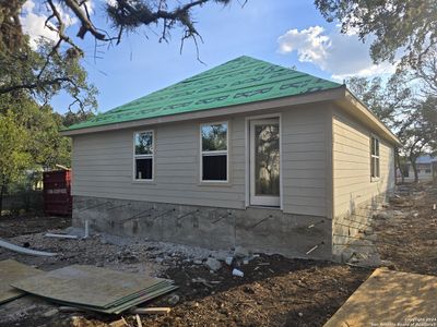 New construction Single-Family house 2367 Grandview Forest, Canyon Lake, TX 78133 - photo 2 2