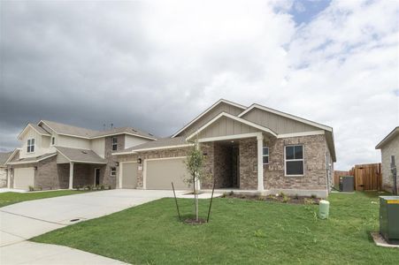 New construction Single-Family house 3716 Pin Oak Hills Dr, Seguin, TX 78155 - photo 0