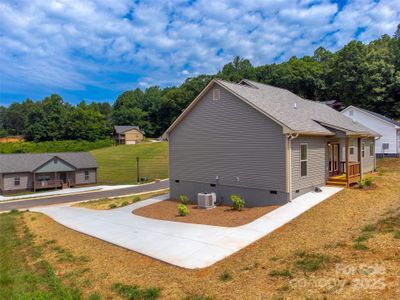 New construction Single-Family house 34 Kingston St, Franklin, NC 28734 - image