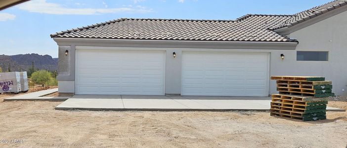 New construction Single-Family house 3785 W Silverdale Road, Queen Creek, AZ 85144 - photo 1 1