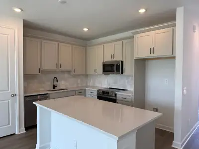New construction Townhouse house 7614 Deer Valley Cir, Tampa, FL 33635 plan Surf - image 5