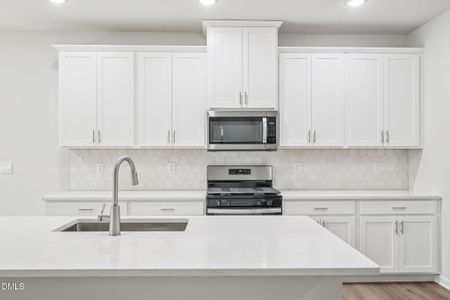 New construction Single-Family house 264 Thistle Patch Pl, Angier, NC 27501 plan Johnson - image 3