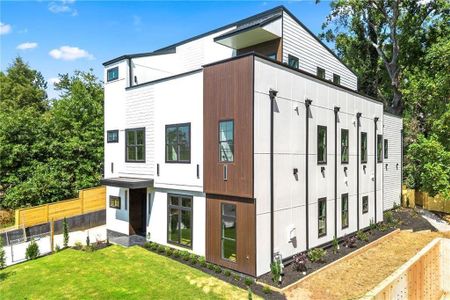 New construction Single-Family house 320 Hammond Dr, Atlanta, GA 30328 - image