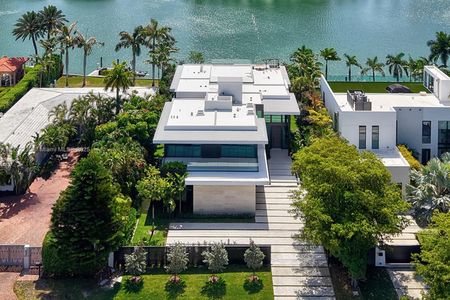 New construction Single-Family house 5515 Pine Tree Dr, Miami Beach, FL 33140 null- photo 0