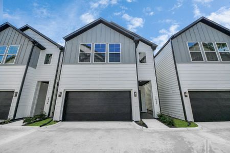New construction Single-Family house 2432 Harrington St, Houston, TX 77026 - image