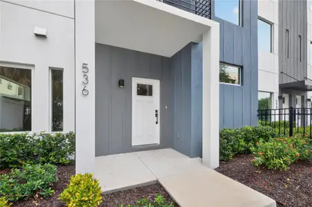 New construction Townhouse house 536 Dr. Martin Luther King Jr St S, St. Petersburg, FL 33701 - image