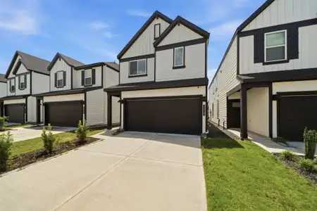 New construction Single-Family house 3218 Crown Gate Dr, Houston, TX 77047 - image