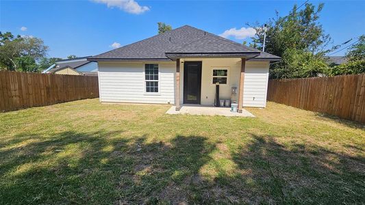 New construction Single-Family house 2510 Camel Ct, Dallas, TX 75241 - image