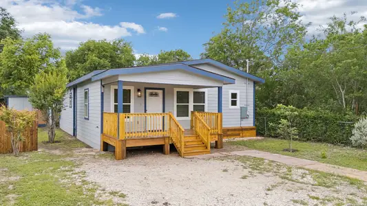 New construction Single-Family house 426 Ike St, San Antonio, TX 78211 - image