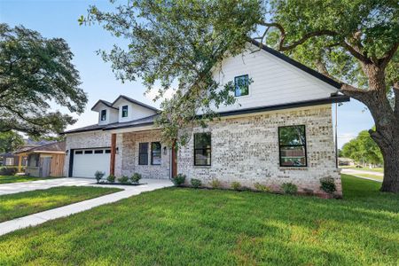 New construction Single-Family house 4802 Hummingbird St, Houston, TX 77035 - image