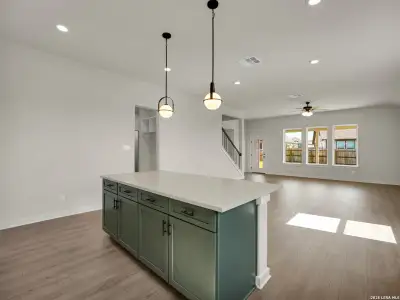 New construction Single-Family house 6410 Monarch Trce, San Antonio, TX 78253 plan Berkshire - image 4
