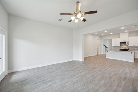 New construction Single-Family house 31313 Kingsley Pines Drive, Houston, TX 77336 - photo 6 6