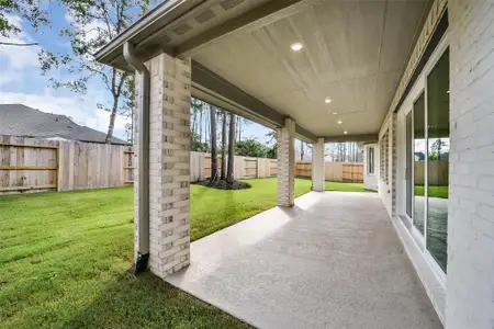 New construction Single-Family house 16155 Rustling Woods Rd, Conroe, TX 77302 plan Plan 5029 Elevation D - image