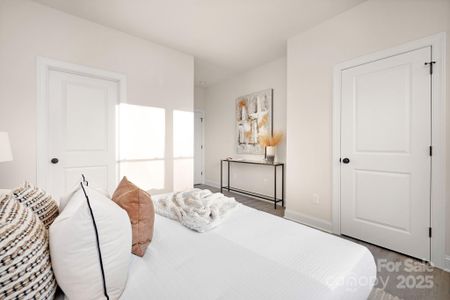 New construction Single-Family house 804 Plaza Walk Dr, Charlotte, NC 28215 - image