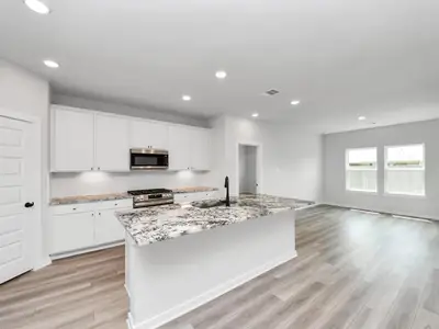 New construction Single-Family house 71 Leon Wy, Dayton, TX 77535 plan The Everett C, 3-Car Garage - image 9