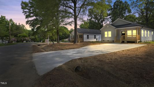 New construction Single-Family house 2305 Pinecroft Dr, Burlington, NC 27217 - image