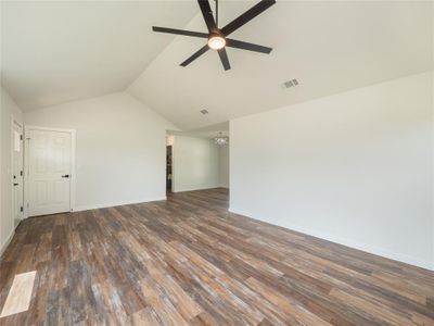 New construction Single-Family house 109 Elizabeth Dr, Spicewood, TX 78669 null- photo 4 4