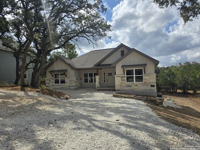 New construction Single-Family house 1094 Deer Run Pass, Canyon Lake, TX 78133 - photo 3 3