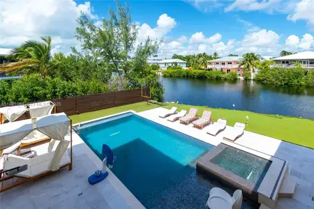 New construction Single-Family house 32 N Bounty Ln, Key Largo, FL 33037 - image