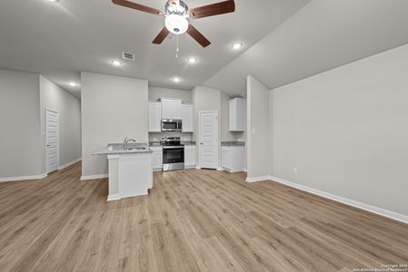 New construction Single-Family house 3023 Selhurst St, Converse, TX 78109 Pineda- photo 13 13