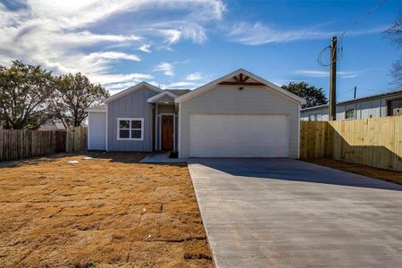 New construction Single-Family house 2604 Creekview Dr, Granbury, TX 76048 null- photo 0