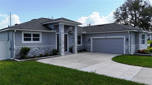 New construction Single-Family house 840 Oaks Shores Road, Leesburg, FL 34748 - photo 0