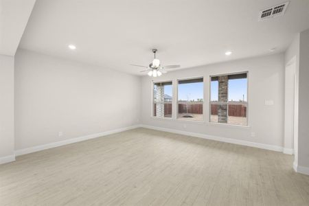 New construction Single-Family house 1101 Worthington Dr, Justin, TX 76247 plan Stirling - image 17