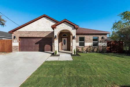 New construction Single-Family house 2005 Edmonia Court, Fort Worth, TX 76105 - photo 0