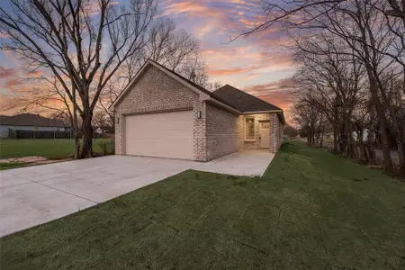 New construction Single-Family house 1227 Rosemary St, Greenville, TX 75401 - image